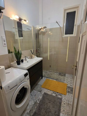 Kiadó téglalakás, albérlet, V. kerületben, Honvéd utcában