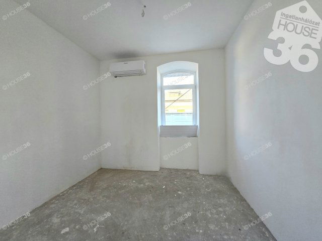 Eladó téglalakás, Nagykőrösön 23.49 M Ft, 2 szobás