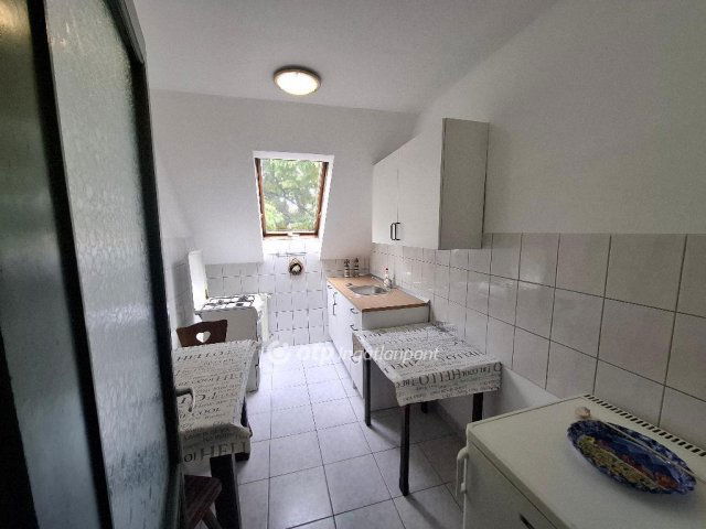 Eladó családi ház, Egerben 175 M Ft, 9+2 szobás