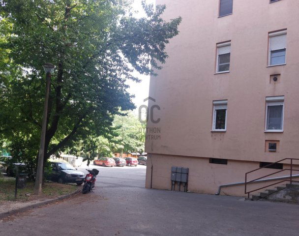 Eladó téglalakás, Szekszárdon 24.5 M Ft, 2 szobás