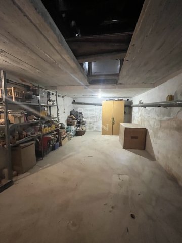 Eladó családi ház, Veszprémben 149.9 M Ft, 6 szobás