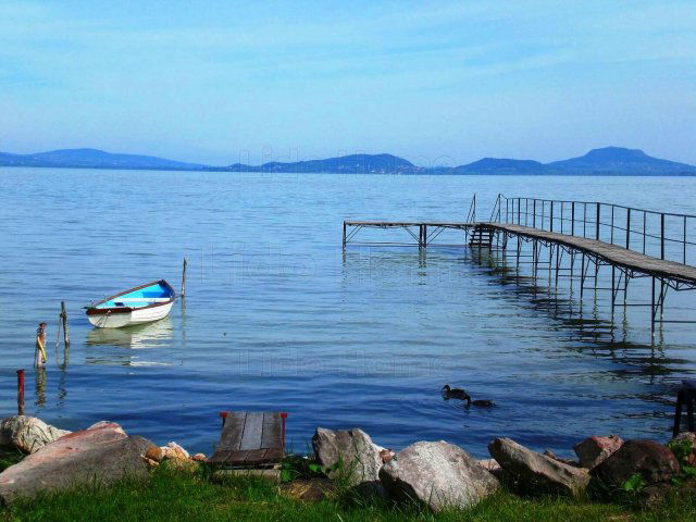 Eladó nyaraló, Balatonfenyvesen 33 M Ft, 1 szobás