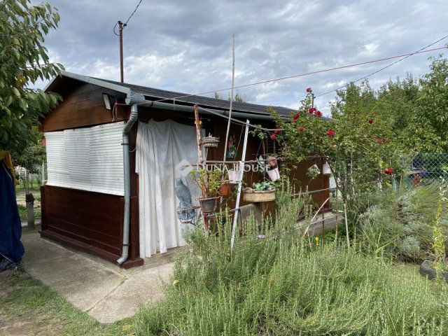 Eladó családi ház, Pécsett, Nyugati ipari úton 9.99 M Ft
