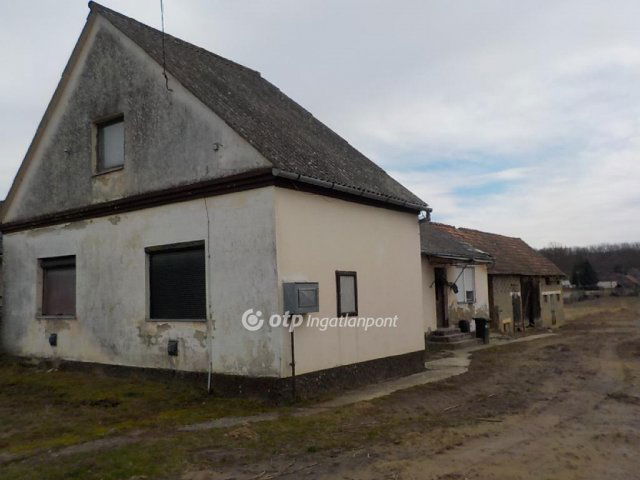 Eladó családi ház, Berzencén 11 M Ft, 4 szobás