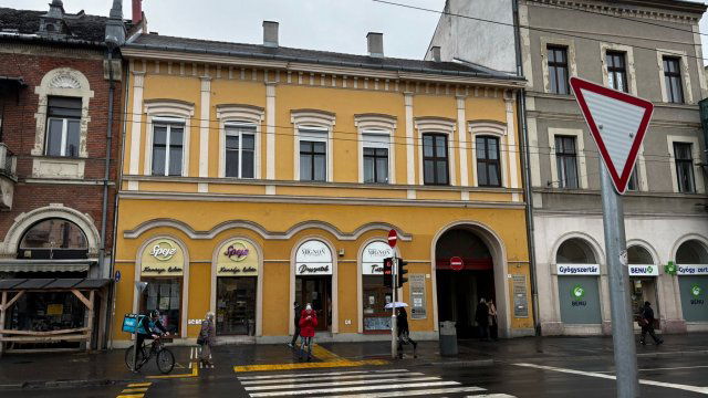 Eladó téglalakás, Debrecenben, Kossuth utcában 32.65 M Ft