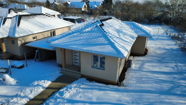 Eladó ikerház, Mendén 84.9 M Ft, 4 szobás / költözzbe.hu