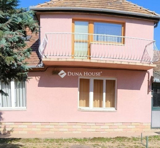 Eladó családi ház, Fóton 109.9 M Ft, 3 szobás