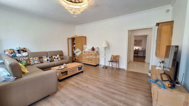 Eladó családi ház, Nagykovácsiban 219 M Ft, 7 szobás