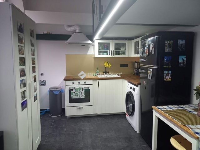 Eladó téglalakás, Budapesten, V. kerületben 69.9 M Ft, 1 szobás