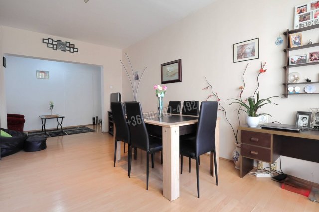 Eladó panellakás, Szegeden 56.9 M Ft, 2 szobás