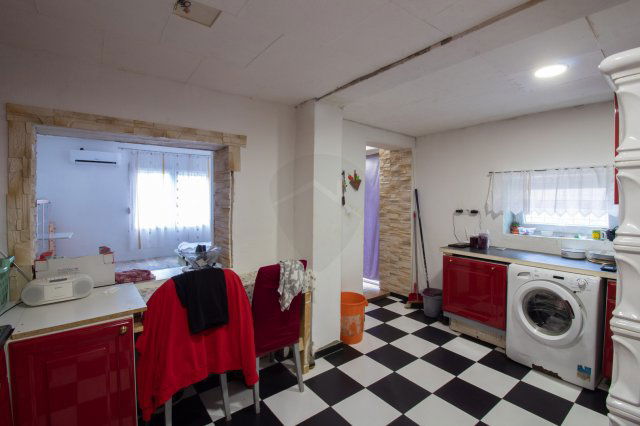 Eladó családi ház, Vértesszőlősön 17.9 M Ft, 2 szobás