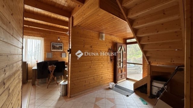 Eladó családi ház, Pécsett 99 M Ft, 4 szobás