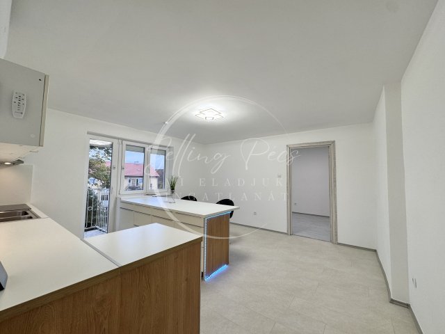 Eladó téglalakás, Komlón 34.4 M Ft, 2 szobás