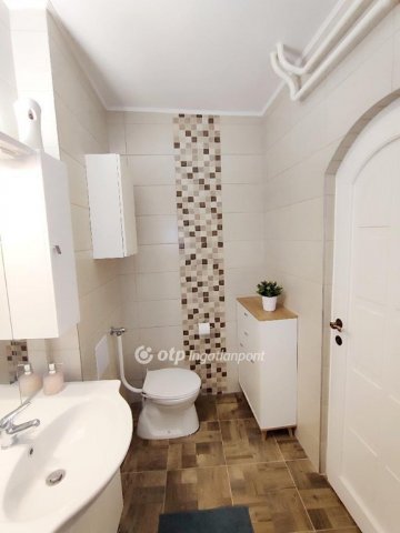 Eladó téglalakás, Egerben 84.9 M Ft, 4+1 szobás