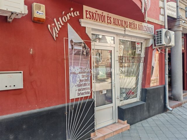Eladó üzlethelyiség, Szolnokon, Batthyány utcában 20.99 M Ft