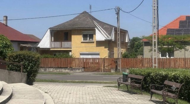 Eladó családi ház, Isaszegen 164.99 M Ft, 6+5 szobás