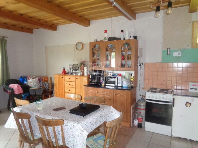 Eladó családi ház, Döröskén 15.9 M Ft, 1 szobás
