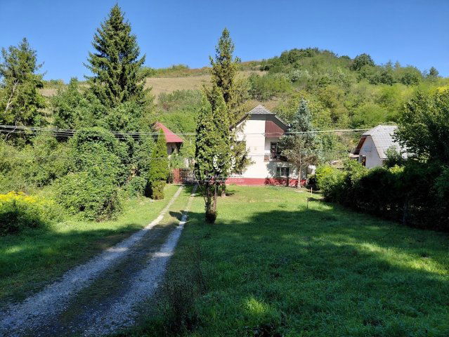 Eladó családi ház, Ózdon 19.5 M Ft, 4 szobás