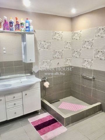 Eladó családi ház, Budapesten, XX. kerületben 49.9 M Ft