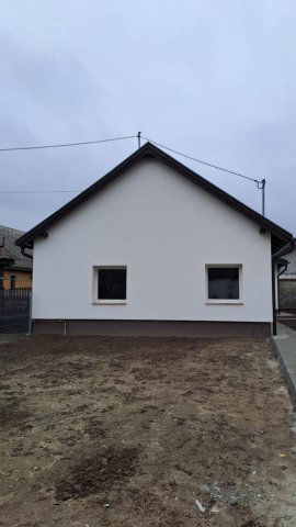 Eladó családi ház, Nyergesújfaluban 86.6 M Ft, 4 szobás