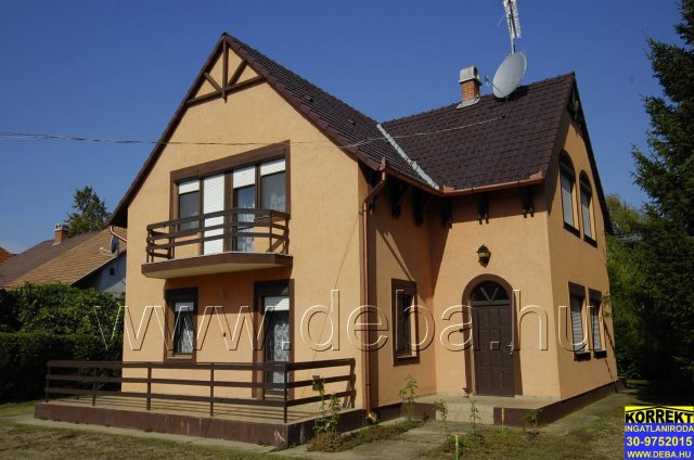 Eladó családi ház, Balatonszárszón 104.9 M Ft, 7 szobás