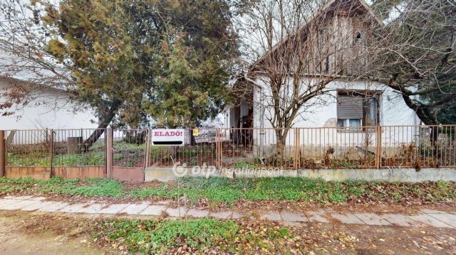 Eladó családi ház, Tiszavasváriban 12.5 M Ft, 1 szobás