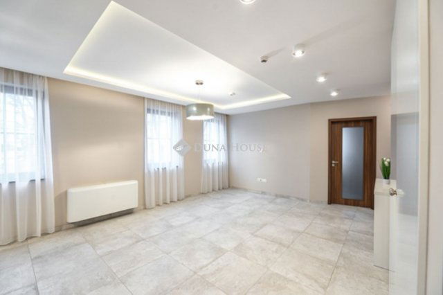 Eladó téglalakás, Kecskeméten 109 M Ft, 4 szobás