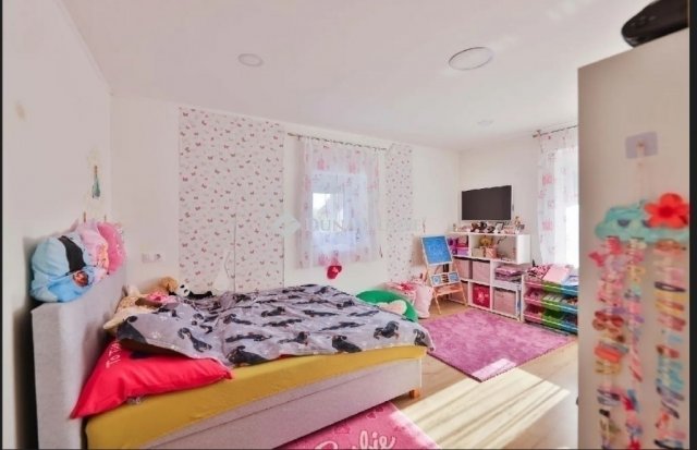 Eladó családi ház, Pécsett 94.9 M Ft, 3 szobás