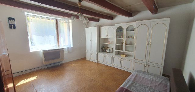Eladó családi ház, Ajkán 17.9 M Ft, 1 szobás