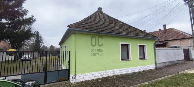 Eladó családi ház, Devecseren 33.9 M Ft, 4 szobás