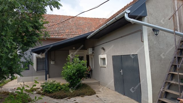 Eladó családi ház, Röszkén 52 M Ft, 3 szobás
