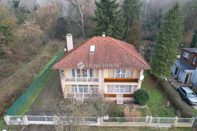 Eladó családi ház, Tatán 74.9 M Ft, 3 szobás