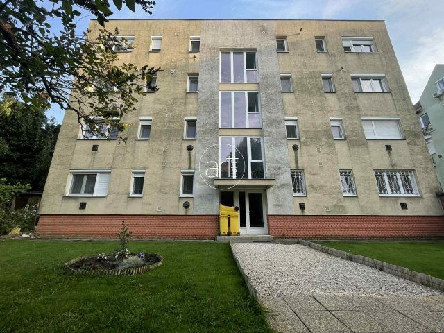 Eladó téglalakás, Szegeden, Kecskeméti utcában 59.9 M Ft