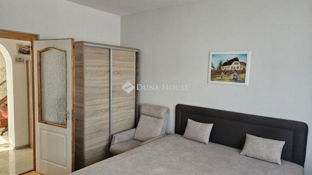 Eladó családi ház, Székesfehérvárott 135 M Ft, 5 szobás