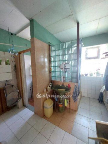 Eladó családi ház, Martonvásáron 85 M Ft, 3 szobás