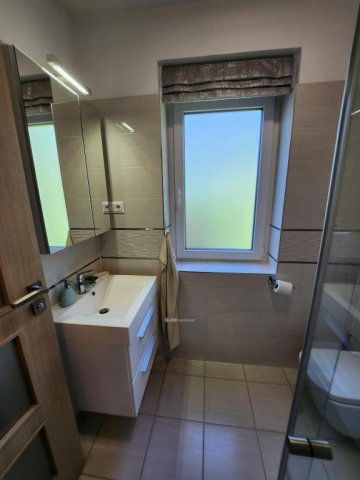 Eladó családi ház, Érden 330 M Ft, 7 szobás