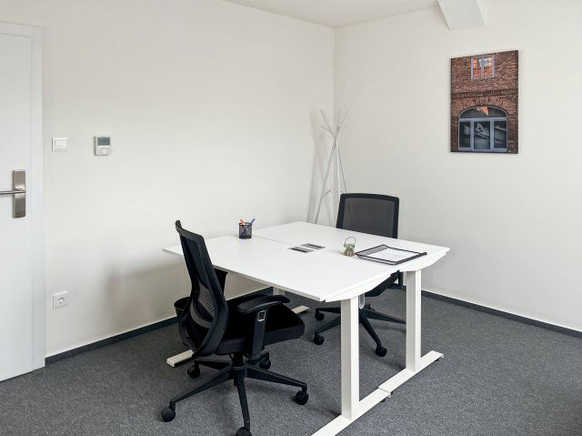 Kiadó iroda, Pécsett, Rákóczi úton 78 E Ft / hó