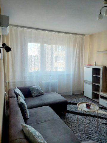 Kiadó panellakás, albérlet, Tatabányán 175 E Ft / hó, 2 szobás