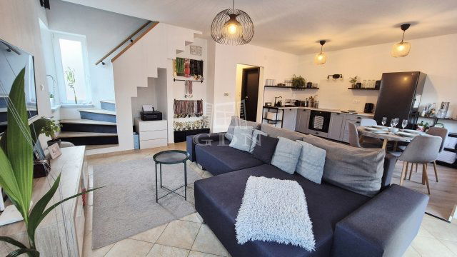 Eladó téglalakás, Százhalombattán 89.5 M Ft, 2+2 szobás