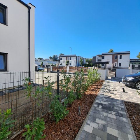 Eladó téglalakás, Siófokon 69.5 M Ft, 3 szobás