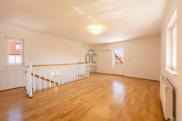 Eladó családi ház, Budapesten, III. kerületben 299 M Ft