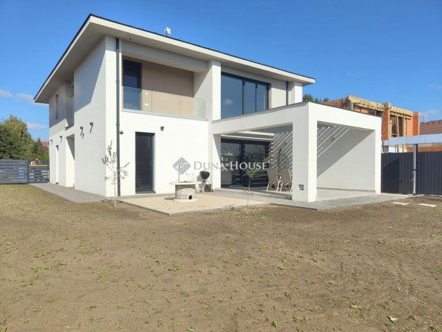 Eladó családi ház, Nyíregyházán 195 M Ft, 5 szobás