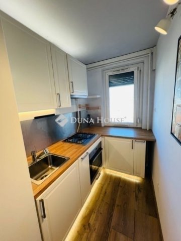 Eladó panellakás, Budapesten, III. kerületben 74 M Ft, 2 szobás