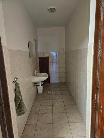 Eladó panellakás, Veszprémben 175 M Ft, 14 szobás