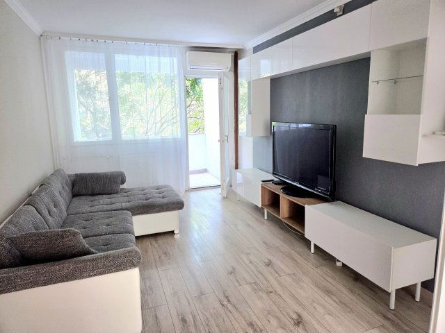 Kiadó panellakás, albérlet, III. kerületben, Váradi utcában