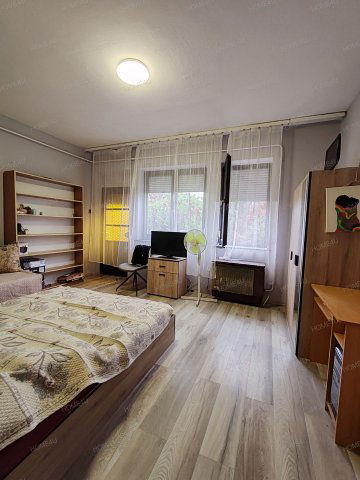 Eladó családi ház, Szolnokon 36.5 M Ft, 3 szobás