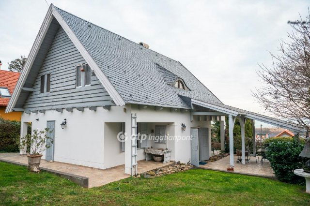 Eladó családi ház, Paloznakon 198 M Ft, 5 szobás