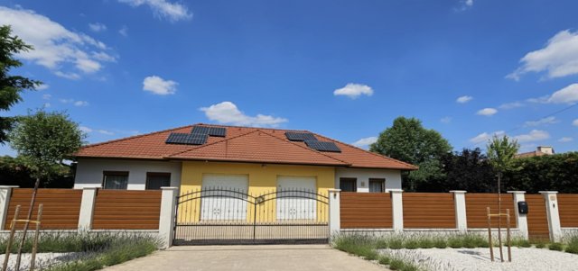 Eladó családi ház, Szadán 249.9 M Ft, 5+1 szobás