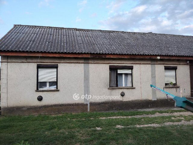 Eladó családi ház, Encsen 21.5 M Ft, 3 szobás