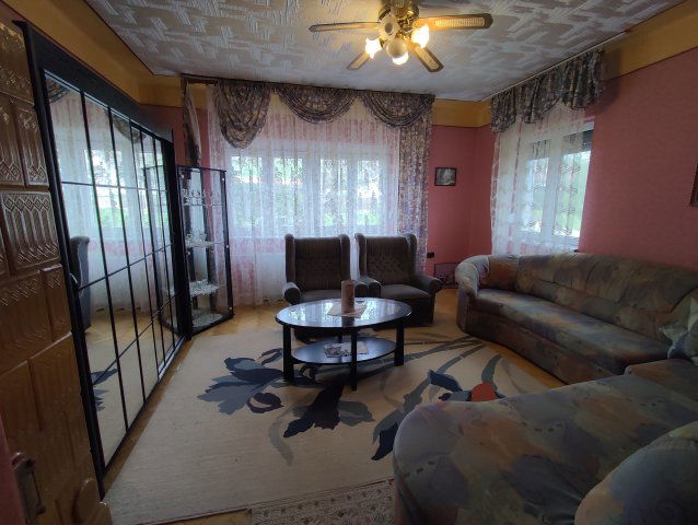 Eladó családi ház, Válon 85 M Ft, 6 szobás